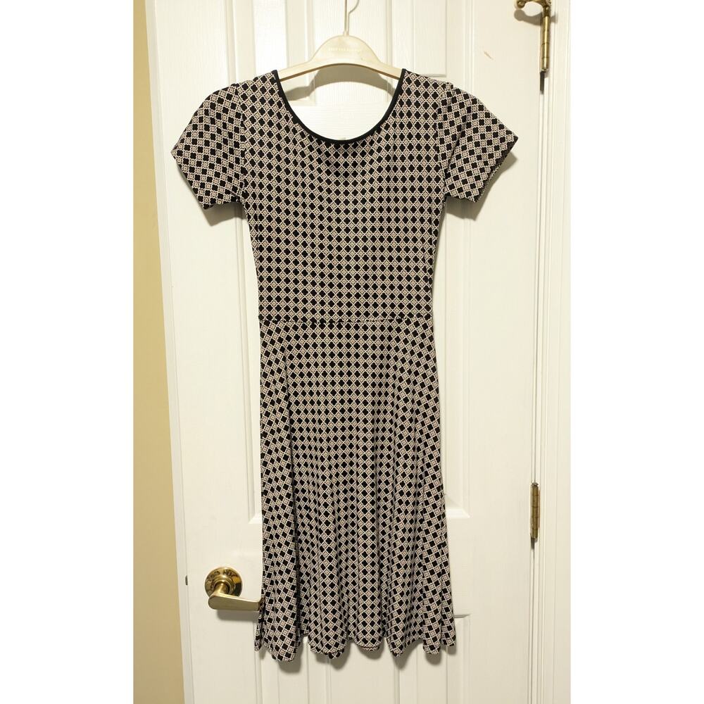 Uniqlo - Black Cream Geometric Fit & Flare Short Sleeve Dress - Sz S - EUC